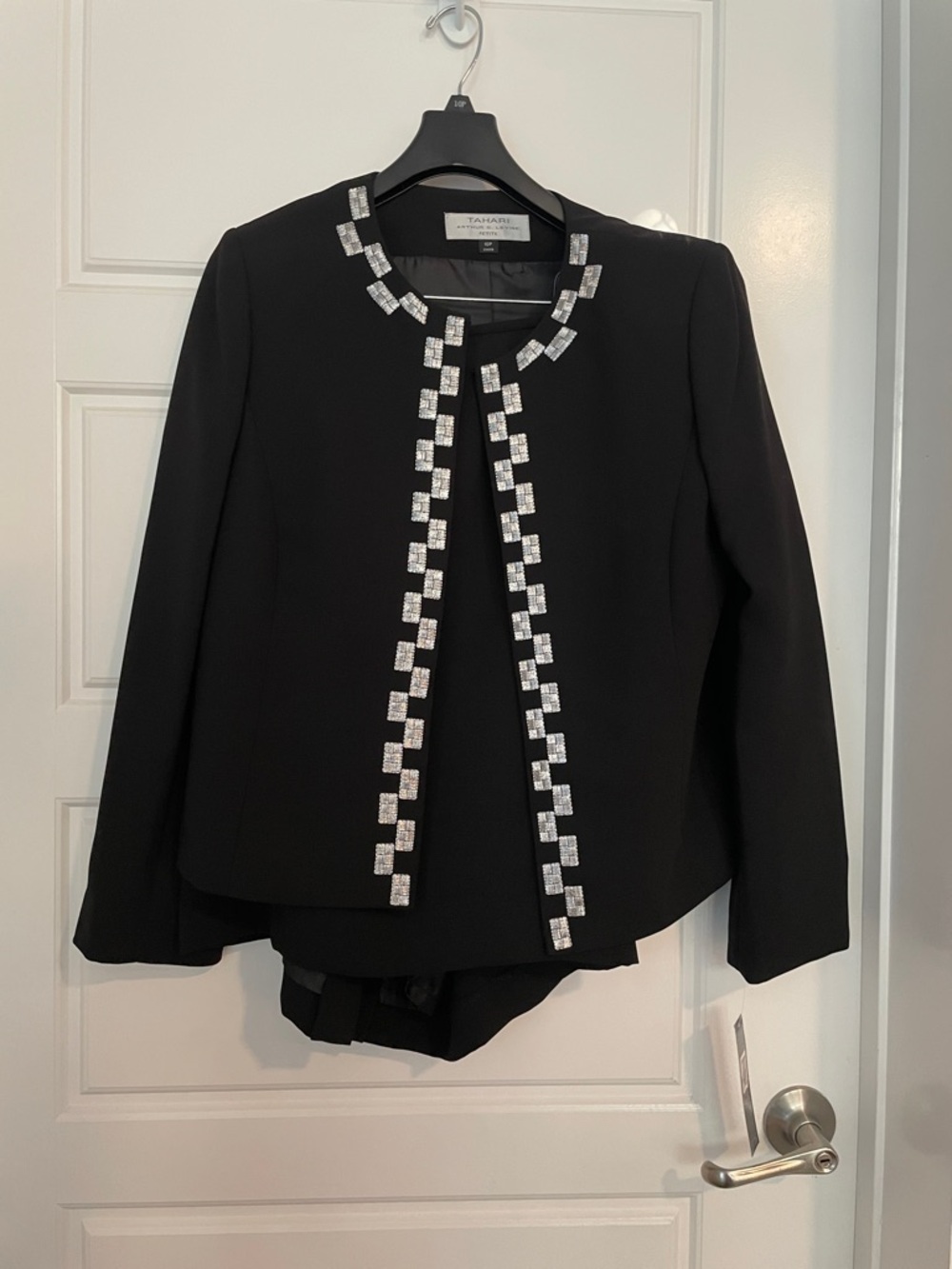 TAHARI Arthur S. Levine blazer suit and skirt